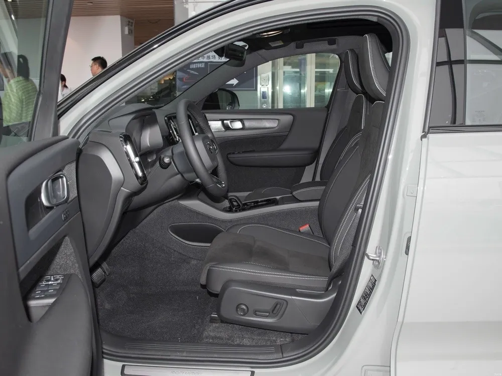 Volvo XC40 electric reviews